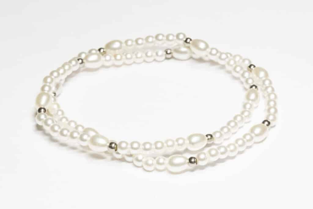 Armband in weiß von Gemrox